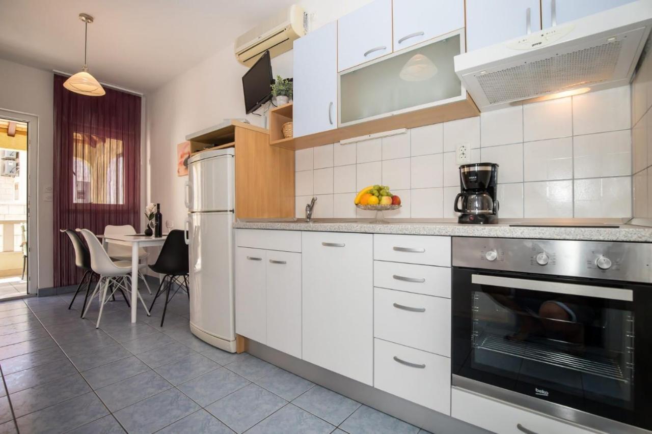 Apartmani Filipic Бол Екстериор снимка