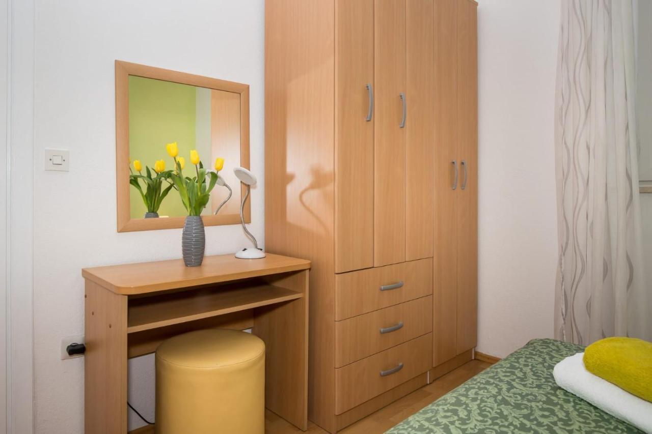 Apartmani Filipic Бол Екстериор снимка