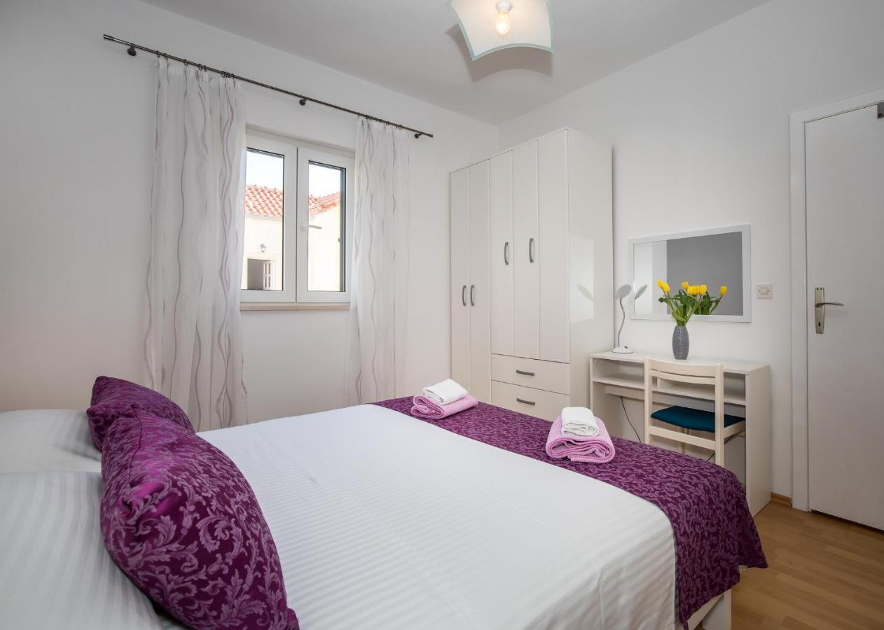 Apartmani Filipic Бол Екстериор снимка
